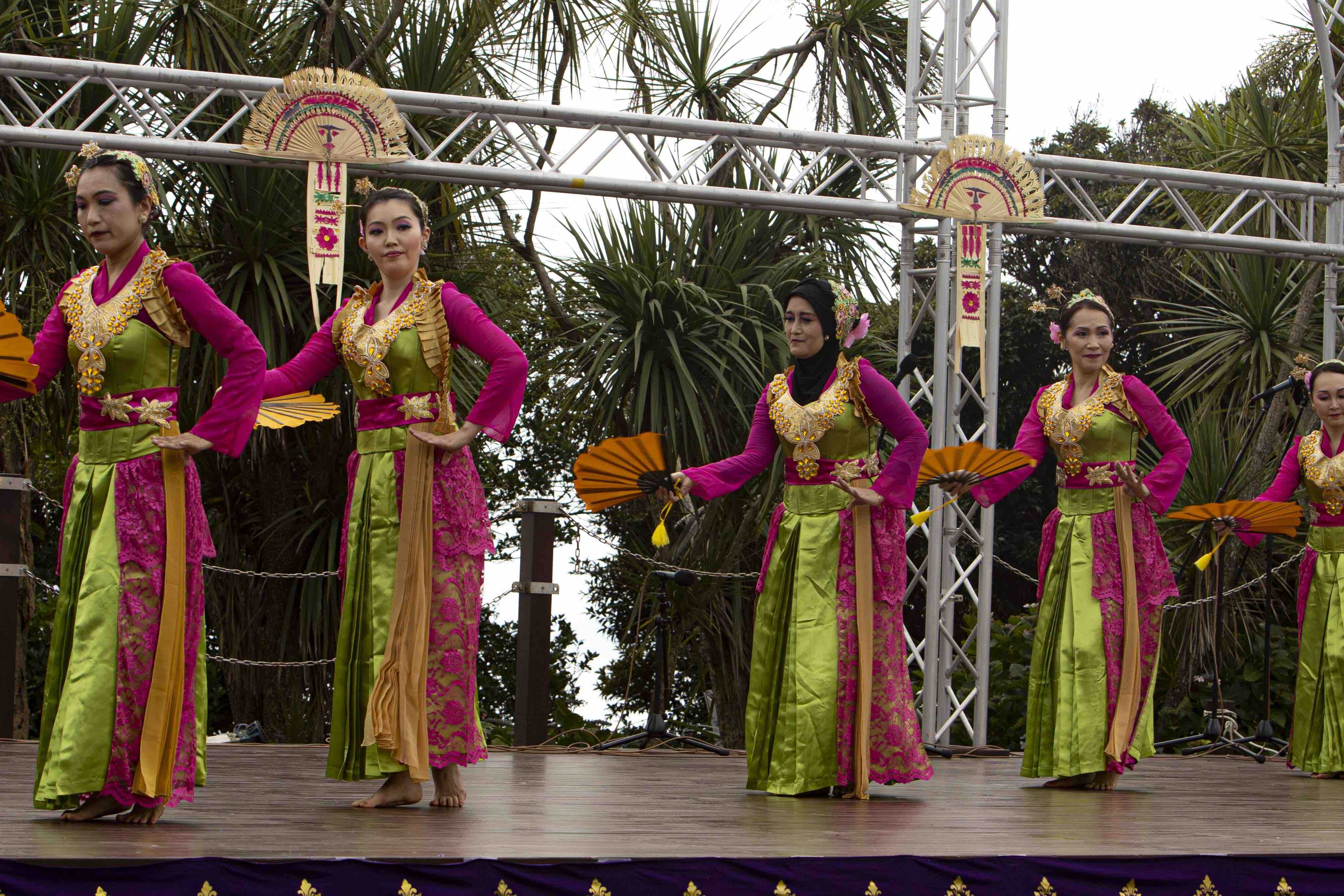 インドネシア舞踊グループ　ドゥタ・ムラティ